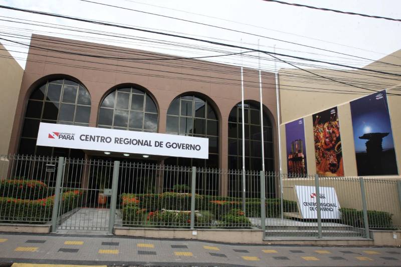 Aproximar e estabelecer uma agenda contínua e permanente com os municípios da região. Esse é um dos objetivos do Centro Regional de Governo do Oeste do Pará, inaugurado nesta quinta-feira (25), em Santarém.
FOTO: ANTÔNIO SILVA / ARQUIVO AG PARÁ
DATA: 25.01.2018
SANTARÉM - PARÁ <div class='credito_fotos'>Foto: Antônio Silva/Ag. Pará | <a href='/midias/2018/originais/f76d961e-78d6-4c04-83fb-49f6c23689c4.jpg' download><i class='fa-solid fa-download'></i> Download</a></div>