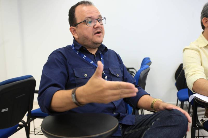 Outro órgão que trabalha na defesa do consumidor, mas dessa vez com atuação antes mesmo da venda ser concretizada, é o Imetropará, órgão delegado do Inmetro (Instituto Nacional de Metrologia, Qualidade e Tecnologia), integrante da Rede Brasileira de Metrologia Legal e Qualidade (RBMLQ/Inmetro). De acordo com dados do Imetropará, os medidores de energia elétrica são os mais demandados pela população na hora de solicitar uma vistoria do Instituto para atestar irregularidades, mas também são muito recorrentes os problemas com balanças. Na foto, Emerson Leite, gerente de fiscalização de instrumentos.
FOTO: CARLOS SODRÉ / AG. PARÁ
DATA: 15.03.2018
BELÉM - PARÁ <div class='credito_fotos'>Foto: CARLOS SODRÉ / AG. PARÁ | <a href='/midias/2018/originais/f8087868-a6a2-4da7-91bd-406f5fe748e1.jpg' download><i class='fa-solid fa-download'></i> Download</a></div>