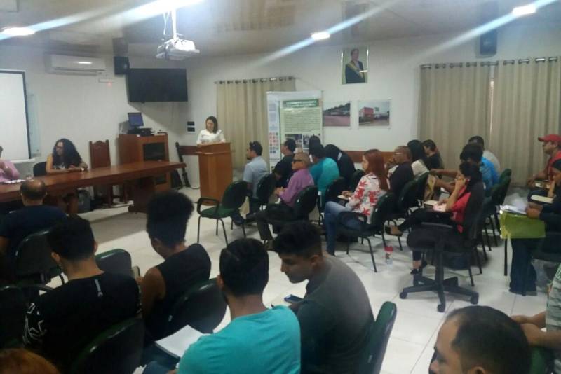 O seminário “Perspectivas do Turismo no Brasil” (foto) foi executado em parceria pela Setur e Associação Paraense de Recursos Humanos (APRH). O evento integra o projeto “Treinando Habilidades Profissionais”, com a finalidade de gerar conhecimento, promover relacionamentos, qualificação e troca de ideias, por meio de mesas redondas, palestras e oficinas
FOTO: ASCOM SETUR
DATA: 19.04.2018
BARCARENA - PARÁ <div class='credito_fotos'>Foto: ASCOM SETUR | <a href='/midias/2018/originais/f8228956-8df3-46a3-813d-6c1580fb9916.jpg' download><i class='fa-solid fa-download'></i> Download</a></div>