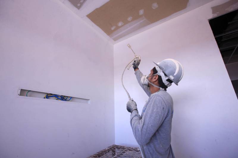 Construção do novo hospital Doutor Abelardo Santos, empreendimento do Governo do Estado sob a coordenação da Secretaria de Estado de Desenvolvimento Urbano e Obras Públicas (Sedop). A obra avançou e está com 70% de serviços executados, sendo que 500 homens trabalham distribuídos em turnos de segunda a sábado, de 7h às 22 horas.
FOTO: RODOLFO OLIVEIRA / AG. PARÁ
DATA: 11.04.2018
BELÉM - PARÁ <div class='credito_fotos'>Foto: Rodolfo Oliveira/Ag. Pará | <a href='/midias/2018/originais/f9948f93-c43a-4584-8659-b59701882949.jpg' download><i class='fa-solid fa-download'></i> Download</a></div>