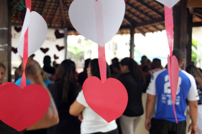 O Dia das Mães na socioeducação é uma data marcada pela emoção de reencontros e pelo fortalecimento dos vínculos afetivos. Pensando nisso, profissionais que atuam nas 15 unidades da Fundação de Atendimento Socioeducativo do Pará (Fasepa), localizadas na Região Metropolitana de Belém e no interior do Estado, promoveram ao longo da última semana uma programação variada, alusiva à data.
FOTO: THIAGO FURTADO / ASCOM FASEPA
DATA: 13.05.2018
ANANINDEUA - PARÁ <div class='credito_fotos'>Foto: THIAGO FURTADO / ASCOM FASEPA | <a href='/midias/2018/originais/fa92d695-a1e1-4784-a3a7-52a25a0e7c02.jpg' download><i class='fa-solid fa-download'></i> Download</a></div>