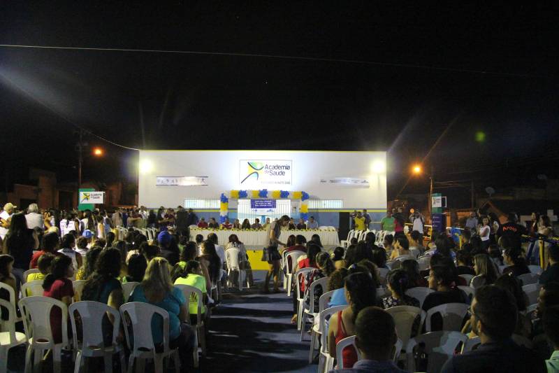 O município de Xinguara também comemora os 36 anos de emancipação neste domingo (13). A celebração de convênios entre a Prefeitura e o Estado abriu as comemorações. Foi firmado convênio para a construção de uma clínica de fisioterapia, no valor de R$ 289.051,66. Também foi assinado convênio de R$ 357.204,96, destinado à iluminação do trecho urbano da Avenida Xingu.
FOTO: ANTONIO MACEDO / DIVULGAÇÃO
DATA: 12.05.2018
XINGUARA - PARÁ <div class='credito_fotos'>Foto: ANTONIO MACEDO / DIVULGAÇÃO | <a href='/midias/2018/originais/fba89f2c-fd36-4cfd-be61-fe11b0b0c55d.jpg' download><i class='fa-solid fa-download'></i> Download</a></div>