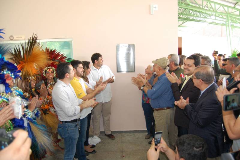 O Governo do Estado inaugurou nesta quarta-feira (19) o Complexo de Visitação do Parque Estadual de Monte Alegre, na região Oeste do Pará. O complexo está localizado na Área de Proteção Ambiental Paytuna, entre as comunidades Ererê, Maxirá, Paytuna, Maxirazinho, Lajes e Santana. O espaço conta com pórtico de entrada, centro de visitação, circuito de malocas, trilha, estruturas para visitação dos dois principais sítios arqueológicos desta área - a Serra da Lua e a Pedra do Mirante - e servirá como um importante equipamento para preservação do patrimônio arquelógico, histórico, além de fomentar a educação ambiental e patrimonial entre os estudantes e a população em geral.

FOTO: MÁCIO FERREIRA / AG. PARÁ
DATA: 20.12.2018
MONTE ALEGRE - PARÁ <div class='credito_fotos'>Foto: MÁCIO FERREIRA/ AG. PARÁ   |   <a href='/midias/2018/originais/fcbf92af-0dfe-4914-96ed-3a0e4dbc1ba5.jpg' download><i class='fa-solid fa-download'></i> Download</a></div>