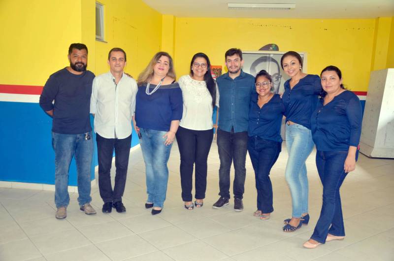 Estudantes da Escola Técnica Anísio Teixeira, no bairro do Umarizal, em Belém, participaram, na terça-feira (22), da 6ª edição do Projeto “Anísio Teixeira de Portas Abertas”. O evento teve  programação voltada para aproximar do mercado de trabalho os futuros profissionais dos cursos de Marketing, Comércio, Secretariado e Administração.

FOTO: ELISEU DIAS / ASCOM SEDUC
DATA: 22.05.2018
BELÉM - PARÁ <div class='credito_fotos'>Foto: Eliseu Dias / Ascom Seduc   |   <a href='/midias/2018/originais/fdc7d706-9628-40b6-803a-74c0565b563b.jpg' download><i class='fa-solid fa-download'></i> Download</a></div>