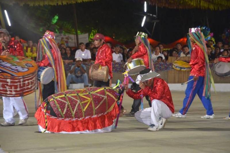 Começa nesta quinta-feira (14) o 25º Festival Folclórico de Tracuateua, com o tema “Nos trilhos da memória, Tracuateua nos encanta com suas histórias”, uma homenagem ao próprio município, localizado na região Rio Caeté.

FOTO: DIVULGAÇÃO
DATA: 14.06.2018
TRACUATEUA - PARÁ <div class='credito_fotos'>Foto: Divulgação   |   <a href='/midias/2018/originais/fe407a59-966e-4b83-bb13-8509247f3551.jpg' download><i class='fa-solid fa-download'></i> Download</a></div>