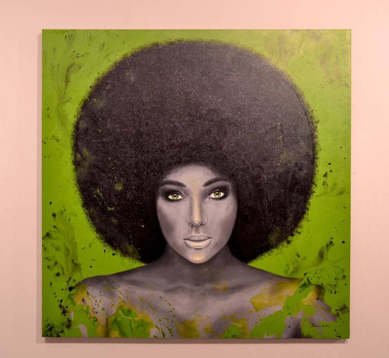 O arquiteto e artista visual Alexandre Dantas abre, hoje, 3, às 19h30, a exposição “Face a Face” (foto) com 20 telas de pintura, algumas em grandes dimensões na Galeria Theodoro Braga da Fundação Cultural do Pará (FCP). Com o trabalho, o artista faz um convite ao diálogo entre arte e espectador. “Pelas obras procurei expor meu consciente e o subconsciente, provocando o observador a desvendar meus pensamentos e reflexões sobre as pessoas e seus momentos, através de expressões ou intervenções nos rostos de anônimos”, pontua Alexandre Dantas. A exposição marca 10 anos da produção do artista, sendo 5 dedicados profissionalmente à pintura. A mostra foi contemplada no Prêmio Seiva no Edital Pauta Livre de 2018.
FOTO: ASCOM / FCP
DATA: 03.07.2018
BELÉM - PARÁ <div class='credito_fotos'>Foto: ASCOM FCP | <a href='/midias/2018/originais/ff154959-b0a8-42d6-b22d-698a26610c3d.jpg' download><i class='fa-solid fa-download'></i> Download</a></div>