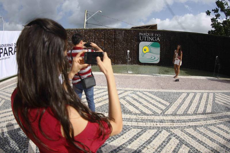 O Parque Estadual do Utinga (PEUt) o mais importante espaço de preservação e estudo da biodiversidade dentro da Região Metropolitana de Belém será reaberto à população a partir desta sexta,16, a partir das 16h30, com apresentações artísticas, com o Boi Veludinho, crianças do Pro Paz e a premiada Orquestra Sinfônica do Theatro da Paz. A apresentação será em um espaço ao ar livre e não será necessária a retirada de ingressos, por esse motivo, a recomendação é que o público chegue cedo, porque a entrada será fechada quando o espaço estiver lotado.
FOTO: THIAGO GOMES / AG PARÁ
DATA: 16.03.2018
BELÉM - PARÁ <div class='credito_fotos'>Foto: Thiago Gomes /Ag. Pará | <a href='/midias/2018/originais/ff411b2f-f251-4712-8ca2-e733ccfce9fd.jpg' download><i class='fa-solid fa-download'></i> Download</a></div>