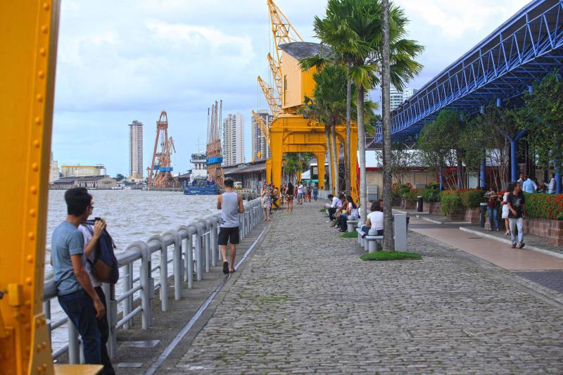 A OS Pará 2000 tem 18 anos de experiência na gestão de equipamentos turísticos. Atualmente administra a Estação das Docas (foto), Mangal das Garças, Hangar Convenções & Feiras da Amazônia, Arena Guilherme Paraense (Mangueirinho) e, mais recentemente, assumiu a gestão do Carajás Centro de Convenções e do Parque Estadual do Utinga (Peut).
FOTO: IGOR BRANDÃO / AG. PARÁ
DATA: 26.01.2018
BELÉM - PARÁ <div class='credito_fotos'>Foto: IGOR BRANDÃO / AG. PARÁ | <a href='/midias/2018/originais/ff92eb6f-98f0-4232-a362-1d33d26af125.jpg' download><i class='fa-solid fa-download'></i> Download</a></div>