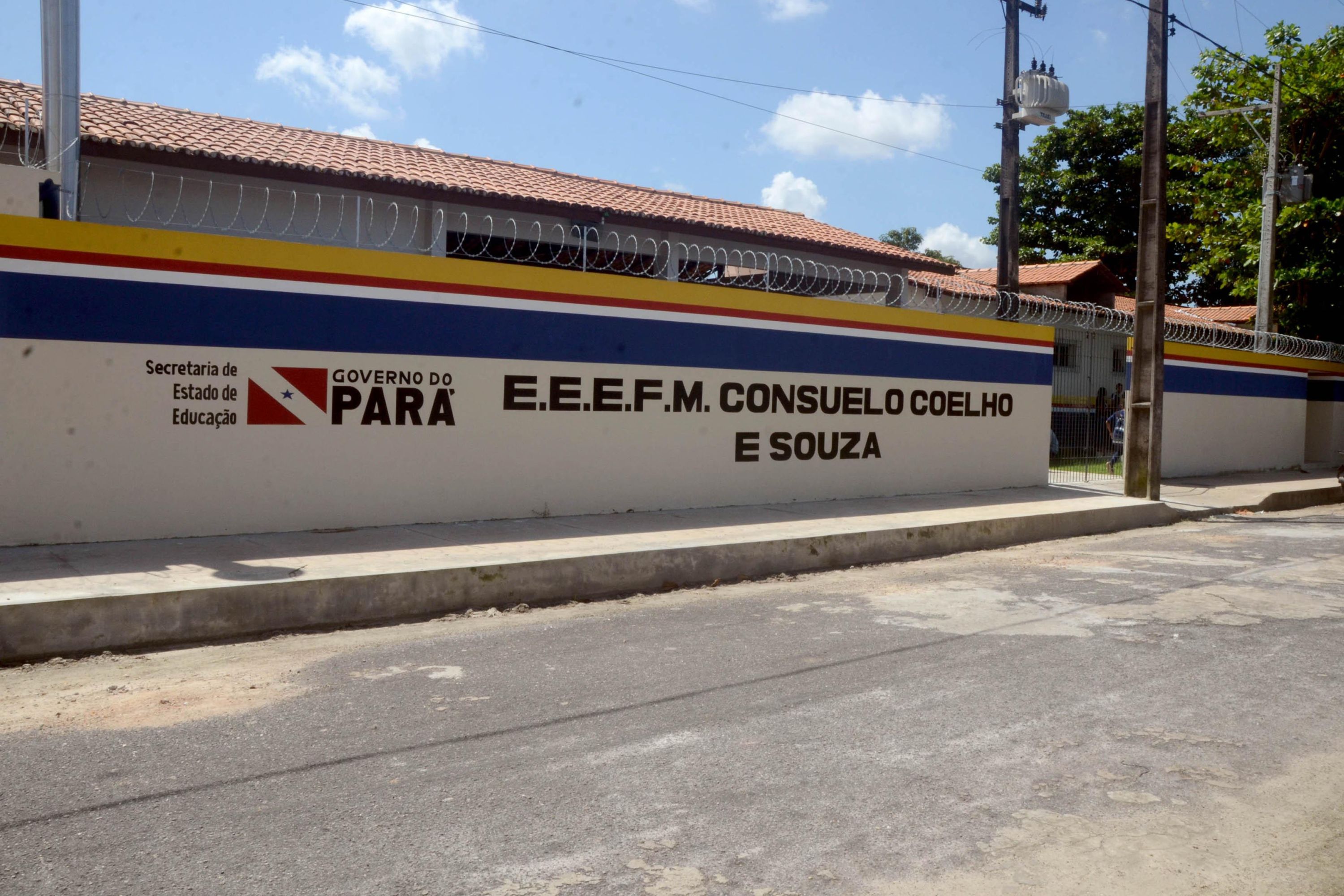 Estado entrega a moradores do 40 Horas escola reformada e ampliada ...