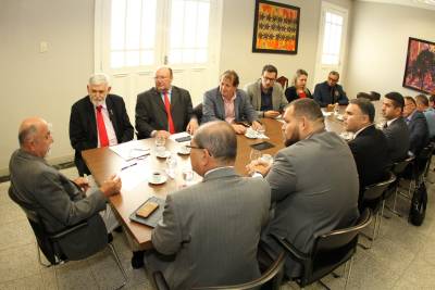 notícia: Governador recebe deputados federais de comissões de Direitos Humanos e Minorias