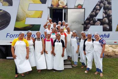 galeria: Emater capacita agricultores em processamento de frutas em Irituia