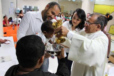 galeria: Oncológico Infantil promove batismo de crianças em tratamento