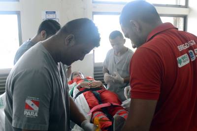 galeria: Brigadistas do Hospital Metropolitano resgatam vítimas em simulação de incêndio