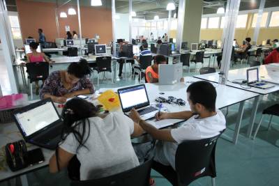 galeria: Em plena era digital, livros didáticos são oásis de conhecimento e credibilidade