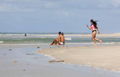 galeria: Final de semana de férias escolares terá chuvas fracas em principais balneários