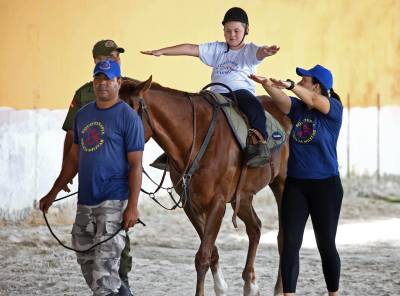 galeria: Centro Regional de Governo busca apoio para equoterapia em Marabá