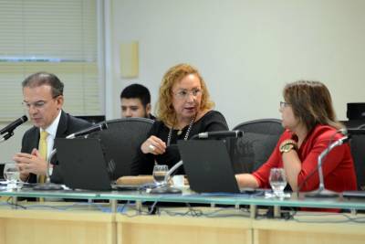 notícia: Após negociação com o Estado, professores suspendem greve