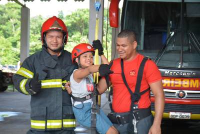 notícia: Menino que sonha em ser Bombeiro tem um dia especial em Belém