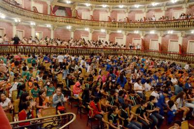 notícia: Estudantes da rede pública estadual conhecem o universo da ópera
