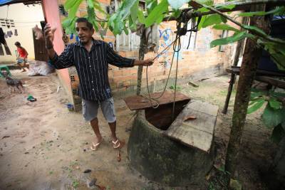 galeria: Barcarena: equipes da Sespa coletam água para aferir nível de contaminação em poços
