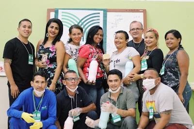 galeria: Fábrica Esperança capacita egressos em curso de produção artesanal de produtos de higiene