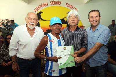 notícia: Governo do Estado regulariza terra e beneficia mais de 120 famílias em Bujaru
