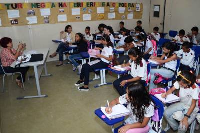 notícia: Professores debatem Ensino Religioso na rede estadual