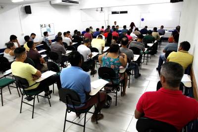 galeria: Nove mil pessoas comparecem à prova para agente prisional no concurso da Susipe
