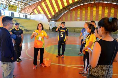 notícia: Professores e técnicos participam de oficinas sobre esportes adaptados