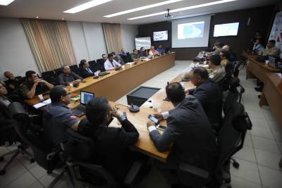 notícia: Reunião define estratégias para minimizar efeitos da greve dos caminhoneiros