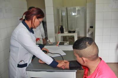 galeria: Adolescentes internos da Fasepa recebem atendimento médico