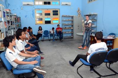 notícia: Projeto contra a homofobia instruiu alunos de escolas estaduais 