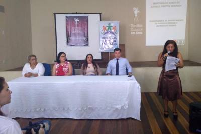 notícia: Professores participam de formação sobre Direitos Humanos