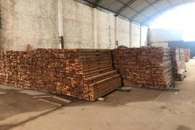 galeria: Sefa, Polícia Civil e Semas apreendem mais de dois milhões de cabos de vassoura