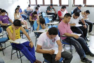 notícia: Estado vai oferecer mais de 5.700 vagas em 22 concursos públicos