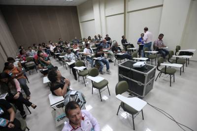 notícia: Oficinas de Hipertexto e Cerimonial atraem profissionais e estudantes
