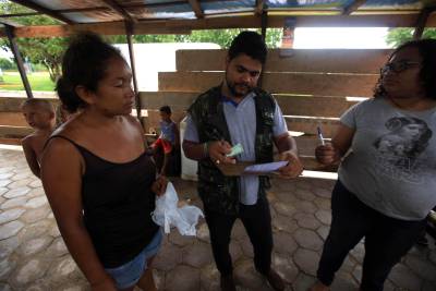 galeria: Defesa Civil entrega cestas básicas a famílias atingidas pela enchente em Marabá
