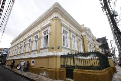 notícia: Obras em prédios públicos beneficiam servidores e melhoram atendimento à população