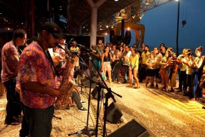 notícia: Raiz de Cafezal abre a temporada do mês de março do Pôr do Som