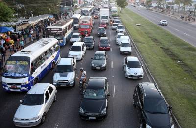 notícia: Detran licencia veículos com finais de placa 42, 52 e 62 sem multa até esta sexta-feira