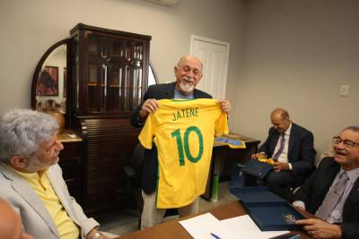 notícia: Governador Jatene recebe presidente da CBF e federações da região Norte