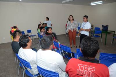 notícia: Indígenas da etnia venezuelana Warao ganham espaço para educação