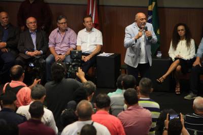 notícia: Governo entrega equipamentos e anuncia convocação de excedentes para PM