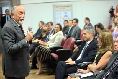 notícia: Equilíbrio das contas públicas garante ao Pará investimentos e salários em dia