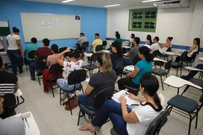galeria: Mais de 4 mil candidatos fazem a prova do concurso público da Arcon