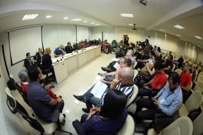 notícia: Apesar da crise, Governo do Pará reajusta salário do funcionalismo público