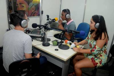 galeria: Projeto Aluno Repórter leva à Feira do Livro debate sobre racismo