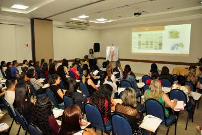 galeria: Curso de atualização em microbiologia orienta profissionais a prevenir infecção hospitalar 