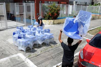 galeria: Seduc faz novas entregas de carteiras escolares em Belém e Altamira