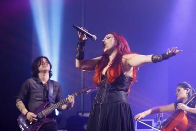 galeria: Banda Opera Queen faz show com heavy metal no teatro Gasômetro
